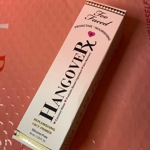 Hangover ex replenishing face primer